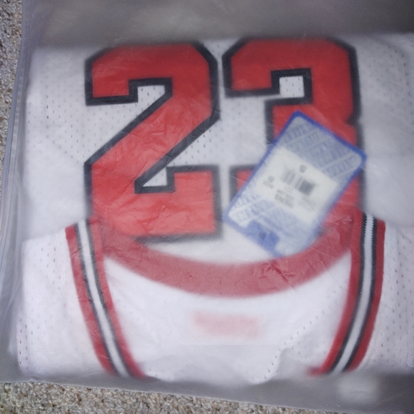 ʕ·ᴥ·ʔMen's Chicago Bulls Michael Jordan Mitchell & Ness White 1997-98 Hardwood - Picture 2 of 3